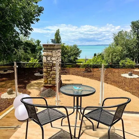 Nocleg ze śniadaniem Xendala Panzio Balatonakarattya