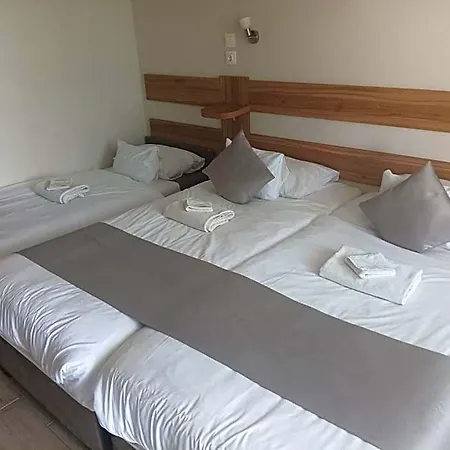 Bed & Breakfast Xendala Panzió Balatonakarattya